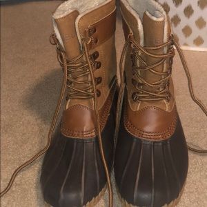 Duck boots